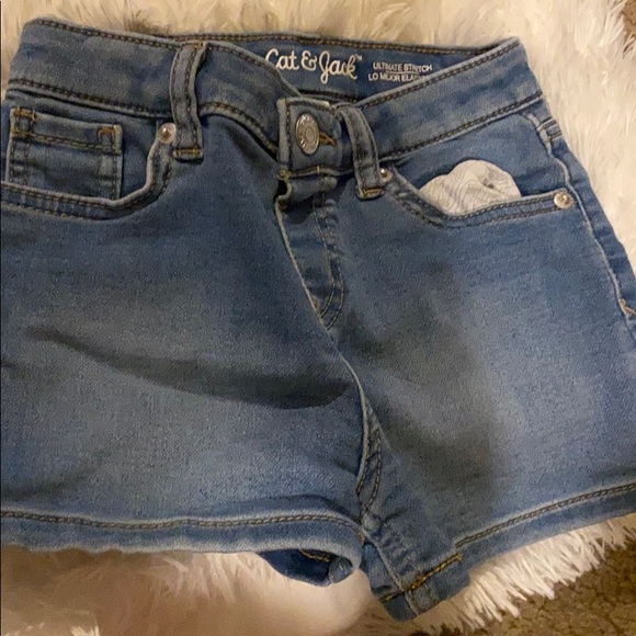 Shorts - Picture 2 of 8